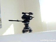 Милые блондинки вылизывают киски друг друга, а затем набрасываются на член чёрного агента 8