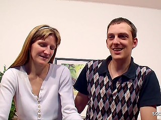 Ради сохранения брака немецкий мужчина готов заняться сексом с женой и незнакомцем 2