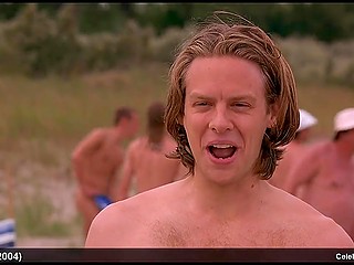 В комедийном фильме Euro Trip всё происходит так сумбурно, но зато эротично и с голыми титьками 6