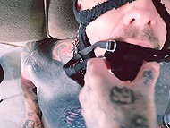 Man has done the wrong thing and cunnilingus is the only way to apologize to the wife 11