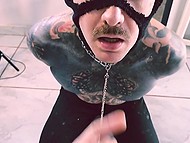 Man has done the wrong thing and cunnilingus is the only way to apologize to the wife 6