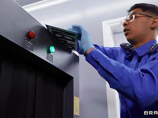 Ebony chick with huge breasts and booty practices threesome sex to pass border control 4