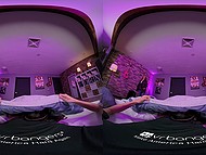 Начинающая актриса с упругим сиськами оголяется и радует двух коллег отличными минетами 7