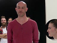 Немка тестирует приложение для знакомств в реальной жизни и умудряется перепихнуться с мулатом 7