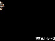 Счастливчик развлекается в приватном клубе в компании двух татуированных и ненасытных шлюх 4