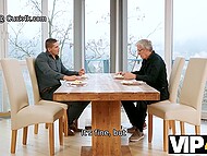 Престарелый муж чешской красотки Sofia Lee уговорил своего молодого друга выебать её и остался посмотреть 4