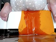 Несколько раз лизнув жопу девки в розовых чулках, парень занялся с ней любовью до окончания внутрь 7