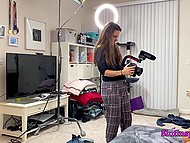 Блондинку бесцеремонно снимают на скрытую камеру, пока она занимается сексом с молодым человеком 11