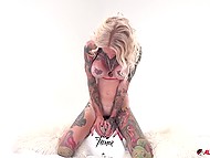 Boy invited hot inked blonde to tempt her into riding the Sybian machine on camera 7