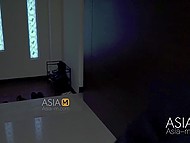 Asian waits for her boyfriend but robber breaks in so she puts condom on the cock gives him a blowjob 7