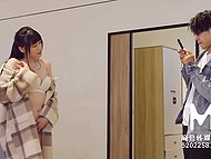 Oriental teen in white stockings knows what photographer wants and makes it with him 5