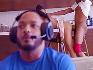 Guy has a great time playing console while black delivery man makes it with the Mulatto 7