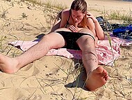 Chick prefers to live free on beach and suck man for a dose of fresh sperm in the mouth