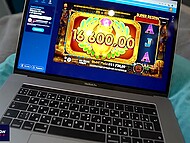 Boy instead of playing online casino game gives stepsis a nice massage that turns into hot sex 5