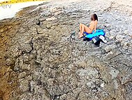 Perverted dude came to the riverbank and recorded himself jerking off to the girl he saw 6