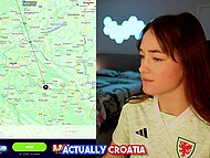 Amateur teen brunette plays a video game and gradually gets naked as losing the levels on camera 5