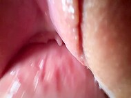 Hot close-up video of the amateur dude sticking his erect dong into his babe’s shaved pink pussy 9