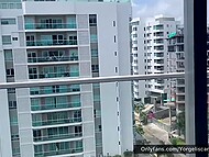 Yorgeliscarrillooficial engages in a daring encounter with a stranger in front of the workplace. 6