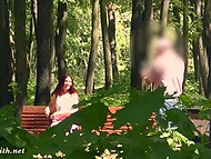 Дженни Смит прогуливается с незнакомцем в юбке без трусиков, неожиданный вечерний выход 5