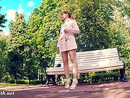 Jeny Smith exposing her full nudity in public park was caught on cam 7