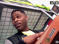 Delivery guy Darrell Deeps treats Ginebra Bellucci to his big black dick instead pizza 4