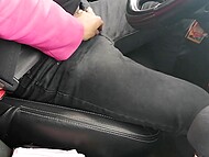 Slutty customer shamelessly seduces her Uber driver on sex in the taxi 4