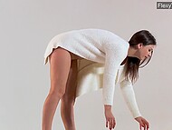 Bare Russian gymnast, Kim Nadara, epitome of hotness and flexibility 5