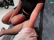 Amateur Latina Soloincognita welcomed her new neighbor with a good blowjob 4