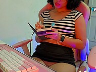 Slutty teacher Elizabeth fx has virtual sex roleplay and even uses a dildo when giving JOI 11