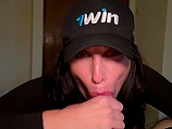 Russian MILF Liza Virgin has her leg cramped caused by intense sexual pleasure 10