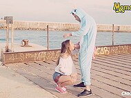 Taylor Sands stretches her pussy and pleases Alberto Blanco at the beach 4
