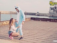 Taylor Sands stretches her pussy and pleases Alberto Blanco at the beach 5