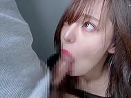 Oskyldigt utseende storbröstad japansk flickvän OsanpoMilkJP underkastar sig sexförfrågningar utomhus