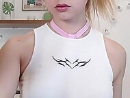 One of the best webcam models KeilaBassi loses control when she sees a thick XXX tool 7