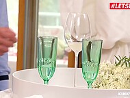 Синди Шайн колеблется, но, поддавшись притяжению страсти, ее влекут объятия пасынка 5