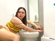 Asian tart StacyCruzPH pleasures her roommate to orgasm in the bathroom, before he erupts in her mouth 10
