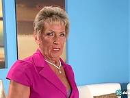 Пожилая проститутка Сандра Энн, несмотря на свои 75 лет, всё ещё возбуждена и хочет члена помоложе 11