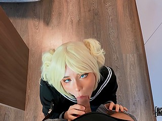 Hvis en pige har brug for en onani til cosplay-fest med hende, så skal hun først penetreres