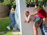 De altijd geile Latijns-Amerikaanse Jordi El Nino Polla stemt ermee in om met zijn aantrekkelijke buurvrouw met grote borsten te vrijen terwijl zijn vriendin niet thuis is