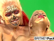 Golden naked blonde Britney Amber kisses her curvy girlfriend and has fantastic mutual masturbation 11