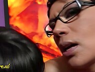 Three mature lezzies forget about everything when their tongues and pussies get down to working 7